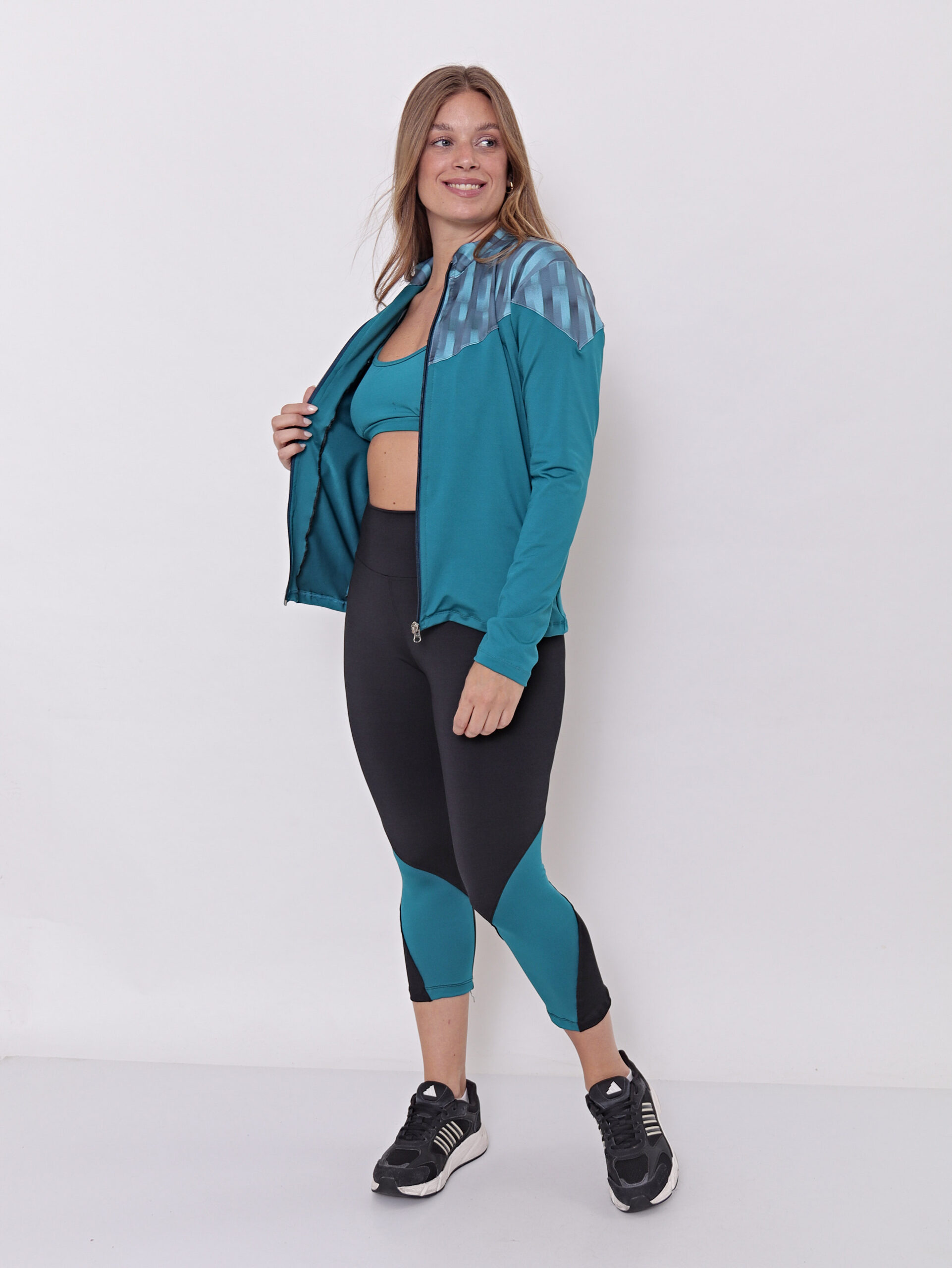 Campera Deportiva Mujer Lycra Con Bolsillos Talles Grandes - Imagen 13