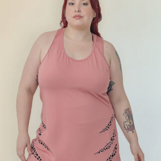 Musculosa De Dama Deportiva Larga Con Detalle Calado Láser