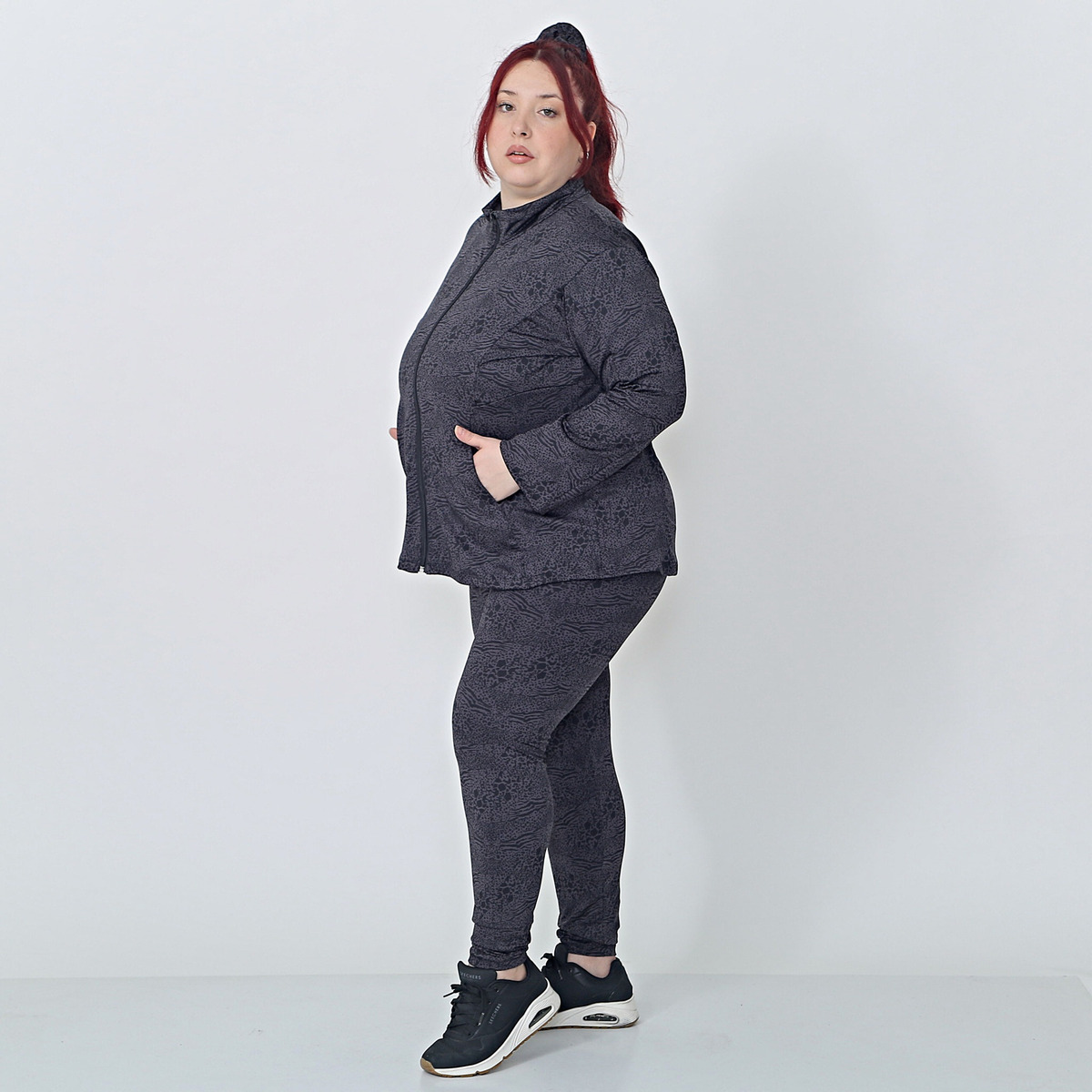 Campera Deportiva Microfibra Con Bolsillos Talles Grandes - Imagen 12