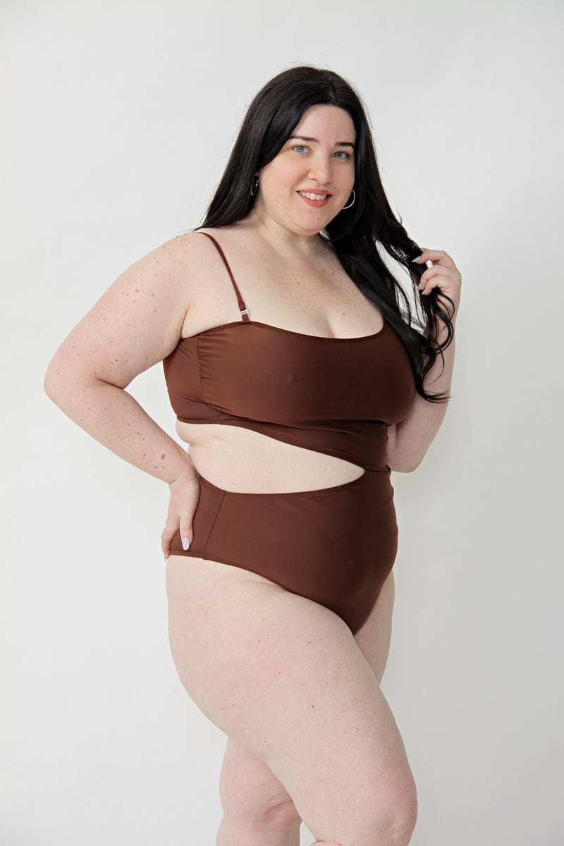 Malla Entera Un Hombro Cut Out Espalda Cavada Talles Grandes - Imagen 5
