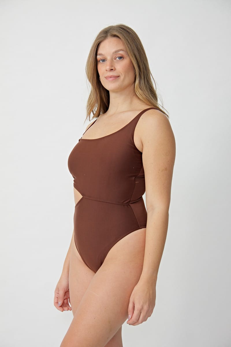 Malla Entera Un Hombro Cut Out Espalda Cavada Talles Grandes - Imagen 3