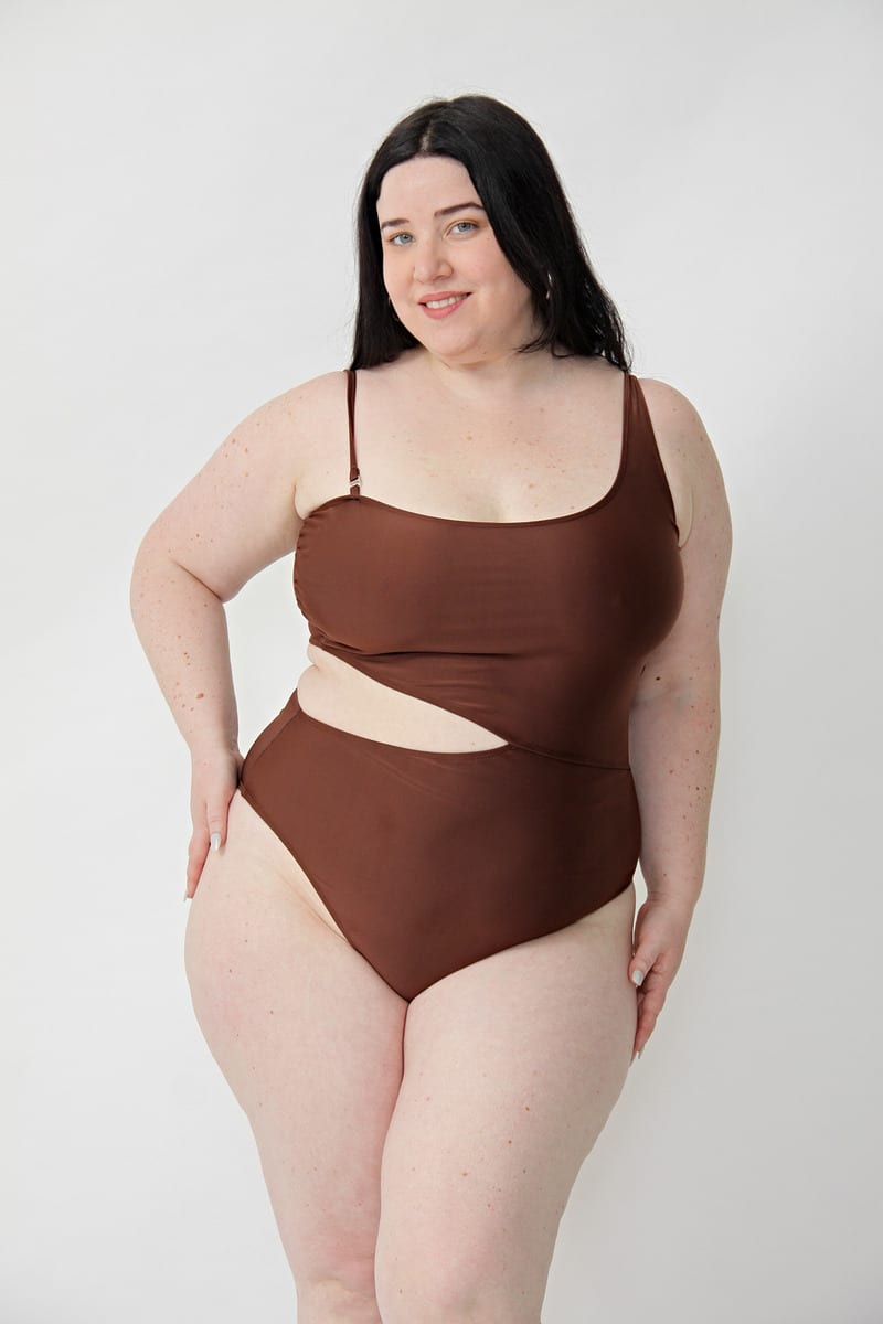 Malla Entera Un Hombro Cut Out Espalda Cavada Talles Grandes - Imagen 6